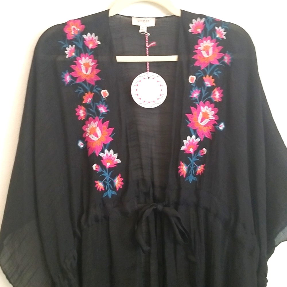 UMGEE embroidered kimono m/l black and floral